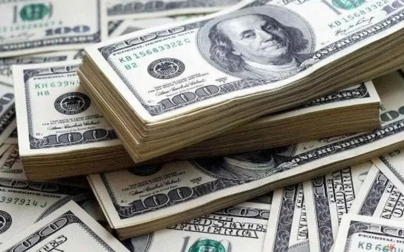 سعر الدولار أمام الجنيه في بداية التعاملات المسائية بنبرة تُشعل السوق